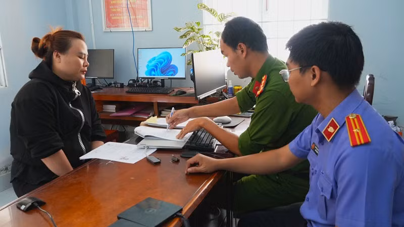 Bị can Ngô Ngụy Ý tại cơ quan điều tra.
