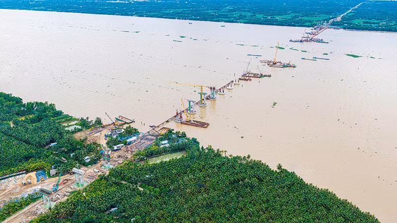 Cầu Đại Ngãi 1 bắc qua sông Hậu sau 1 năm thi công.