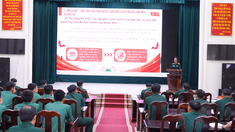 Phần thuyết trình các thí sinh chuẩn bị công phu từ hình ảnh minh họa đến vận dụng linh hoạt phương pháp truyền đạt.