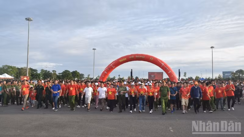 Những bước chân đầu tiên tại tỉnh Đồng Tháp khi tham gia Chương trình Cùng Việt Nam tiến bước.
