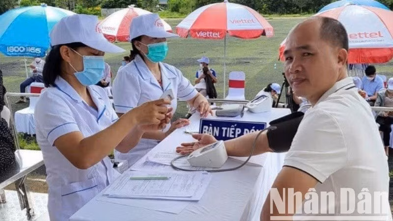 Tiêm chủng là biện pháp hiệu quả nhất để phòng, chống mắc Covid-19. 