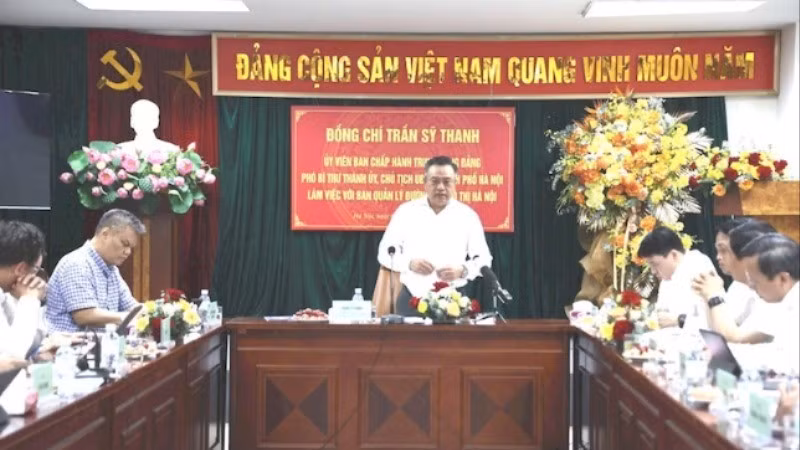Chủ tịch Ủy ban nhân dân thành phố Trần Sỹ Thanh phát biểu kết luận buổi làm việc.
