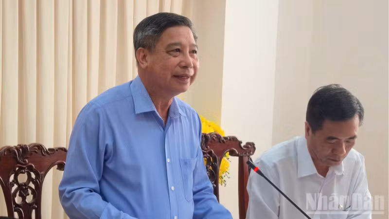 Đồng chí Đồng Văn Thanh, Ủy viên Trung ương Đảng, Phó Bí thư Thường trực Thành ủy, Chủ tịch Hội đồng nhân dân thành phố Cần Thơ phát biểu tại buổi giám sát.
