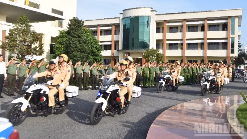 Các lực lượng Công an tỉnh Đồng Tháp đồng loạt ra quân tấn công, trấn áp tội phạm.