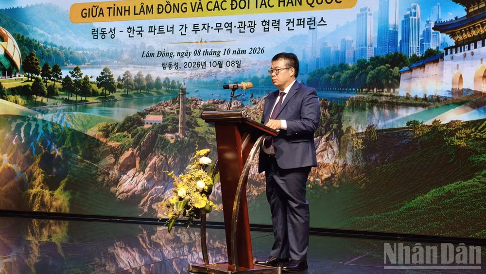 Phó Chủ tịch Ủy ban nhân dân tỉnh Lâm Đồng Nguyễn Ngọc Phúc phát biểu khai mạc hội nghị.