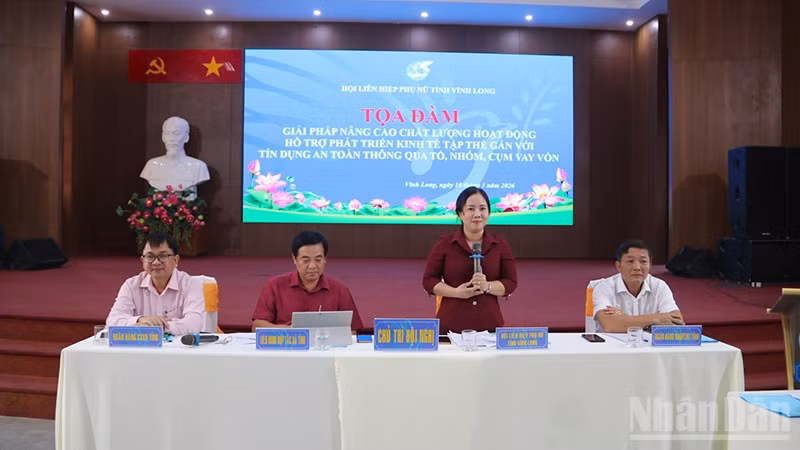 Hội Liên hiệp Phụ nữ tỉnh Vĩnh Long tổ chức tọa đàm tìm giải pháp tín dụng an toàn.