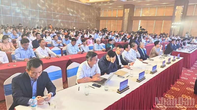 Các đại biểu tham dự Lễ phát động.