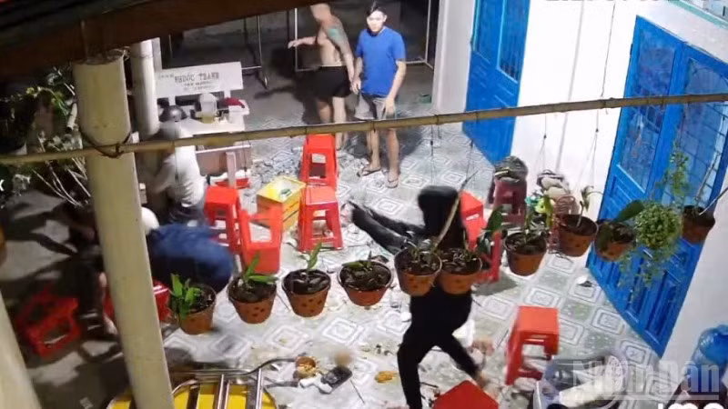 Hiện trường vụ việc. (Ảnh cắt từ camera)