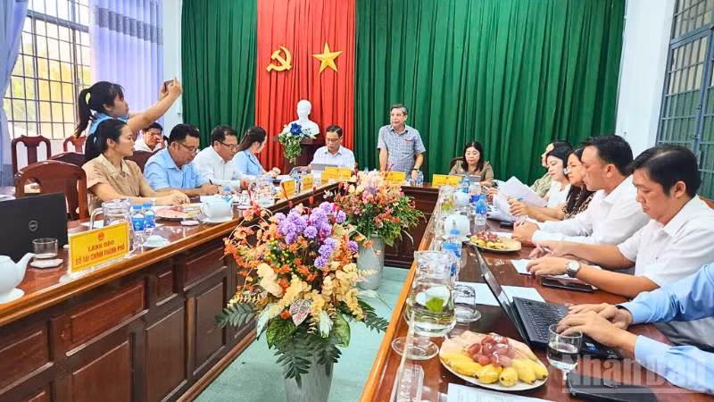 Quang cảnh buổi làm việc.