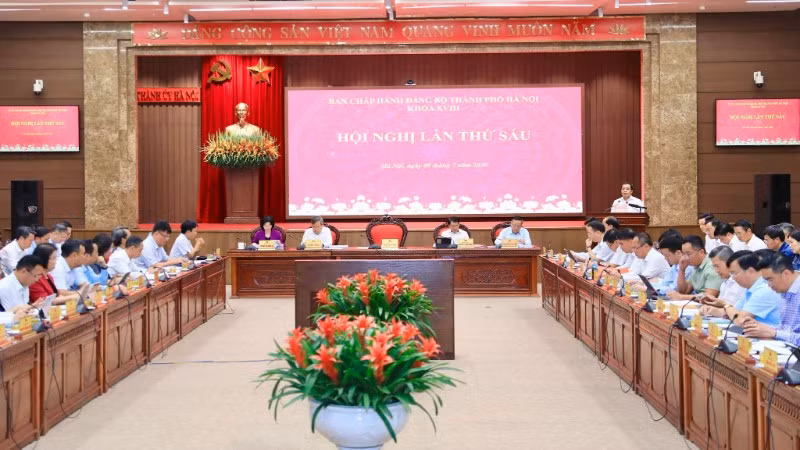 Quang cảnh hội nghị của Thành ủy Hà Nội.