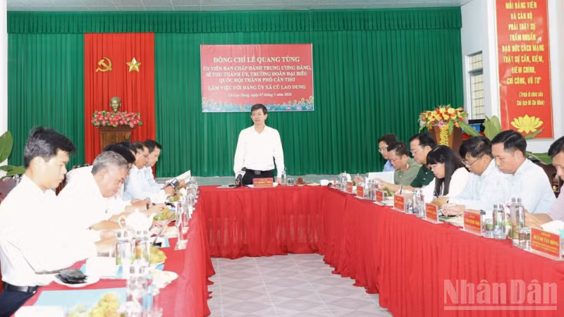 Đồng chí Lê Quang Tùng, Ủy viên Trung ương Đảng, Bí thư Thành ủy Cần Thơ phát biểu tại buổi làm việc.