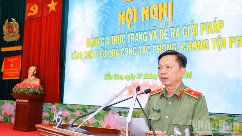 Thiếu tướng Huỳnh Việt Hòa, Giám đốc Công an thành phố Cần Thơ phát biểu chỉ đạo hội nghị.
