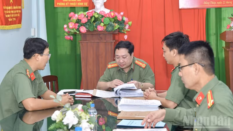 ndo_br_doan-cong-tac-kiem-tra-he-thong-so-sach-van-ban-doi-voi-cong-an-tinh-2218.jpg