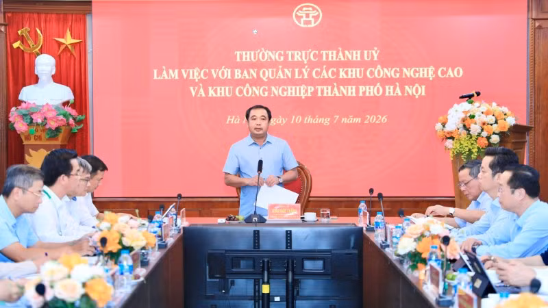 Quang cảnh buổi làm việc chiều 10/7.