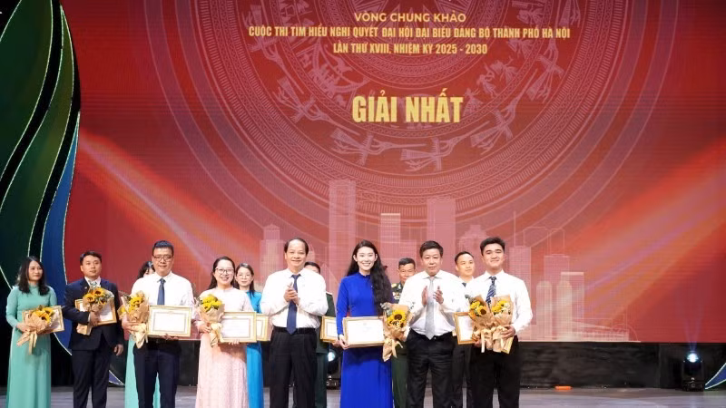 giai-nhat-7126-4300.jpg