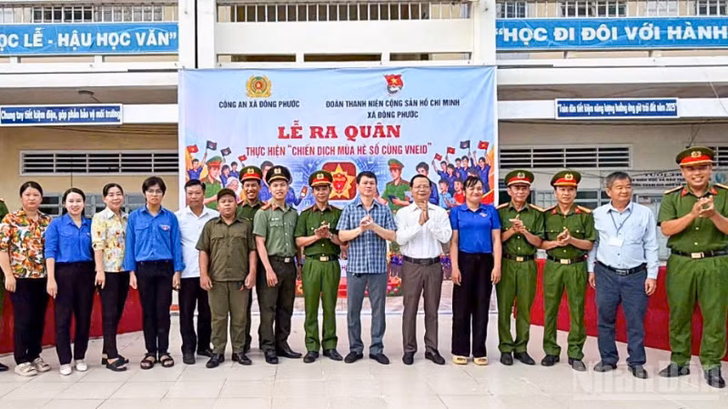 Lễ ra quân “Chiến dịch mùa hè số cùng VNeID” tại các xã, phường, thành phố Cần Thơ.