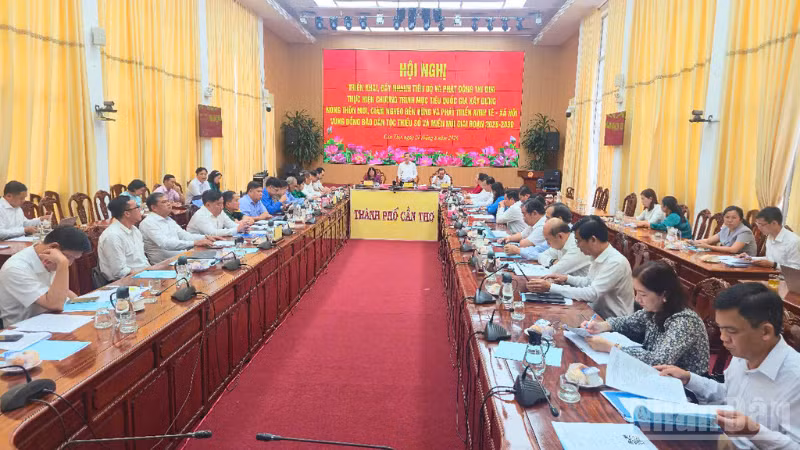 Quang cảnh hội nghị. (Ảnh: VĂN ÚT)