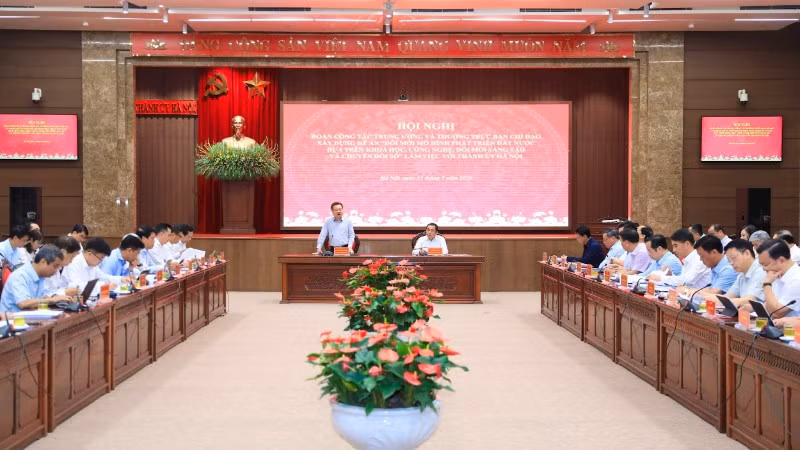 Quang cảnh cuộc làm việc. (Ảnh: QUANG THÁI)