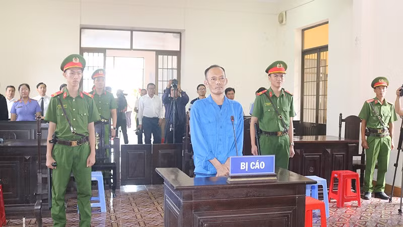 Đối tượng Kim Som Rinh bị Tòa án nhân dân khu vực 12, tỉnh Vĩnh Long phạt 3 năm, 6 tháng tù.
