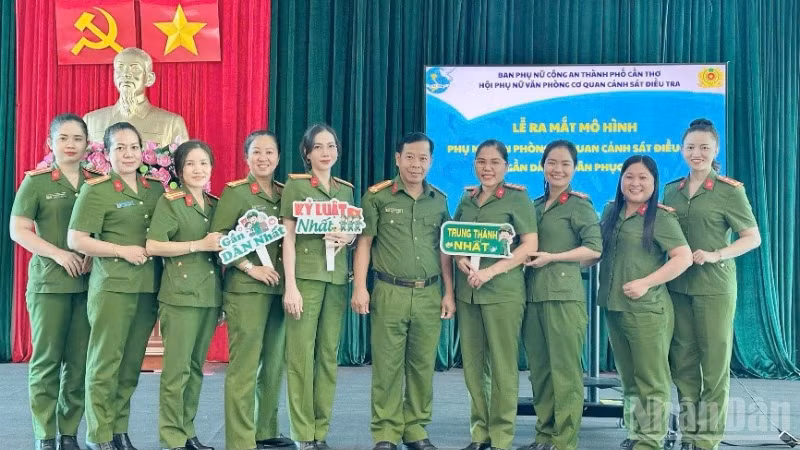 Lễ ra mắt mô hình “Phụ nữ Văn phòng Cơ quan Cảnh sát điều tra - Gần dân, vì nhân dân phục vụ”.