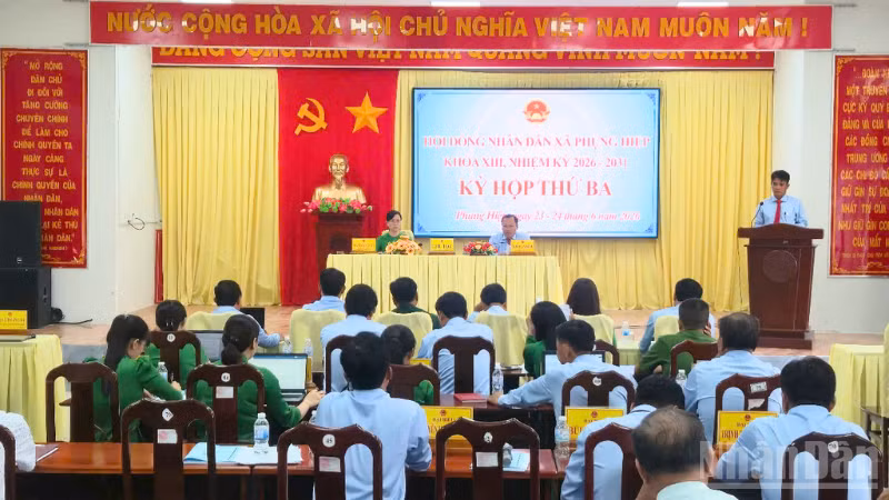 Quang cảnh Kỳ họp Hội đồng nhân dân xã Phụng Hiệp, thành phố Cần Thơ.