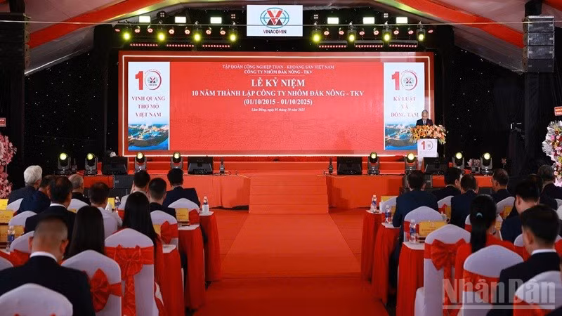 Quang cảnh Lễ kỷ niệm 10 năm thành lập (1/1/2015-1/10/2025) Công ty Nhôm Đắk Nông-TKV.