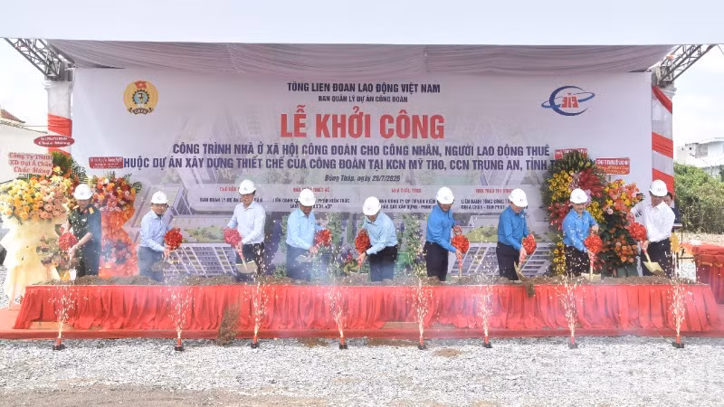 Nghi thức khởi công công trình nhà ở xã hội công đoàn.
