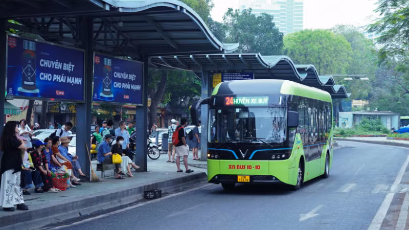 Hà Nội sẽ tăng cường xe buýt kết nối các bến xe, điểm trung chuyển để phục vụ người dân trong kỳ nghỉ lễ.