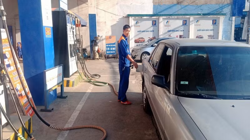 Hầu hết các cửa hàng bán lẻ xăng dầu trên địa bàn tỉnh Thái Nguyên đã chuyển sang bán xăng sinh học E10.