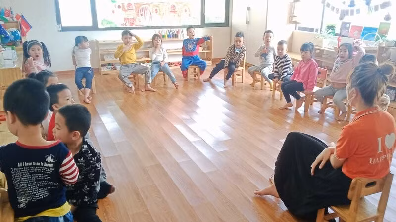 Điều hòa nhiệt độ trong phòng học đối với trẻ mầm non là cần thiết.