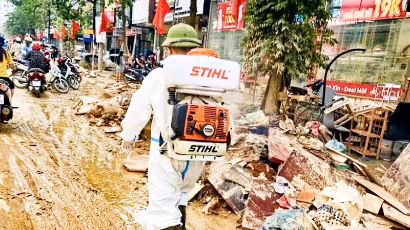 Những nơi có nguy cơ phát sinh dịch bệnh đều được ngành y tế Thái Nguyên phun hóa chất khử khuẩn.