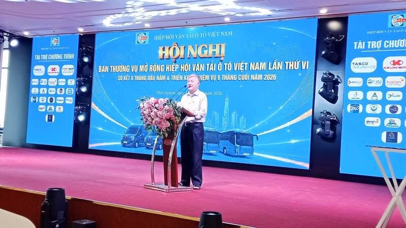 Chủ tịch Hiệp hội vận tải ô-tô Việt Nam Nguyễn Văn Quyền cho biết, thời gian vừa qua Hiệp hội không ngừng củng cố tổ chức, góp phần hoàn thiện thể chế đối vận tải ô-tô.
