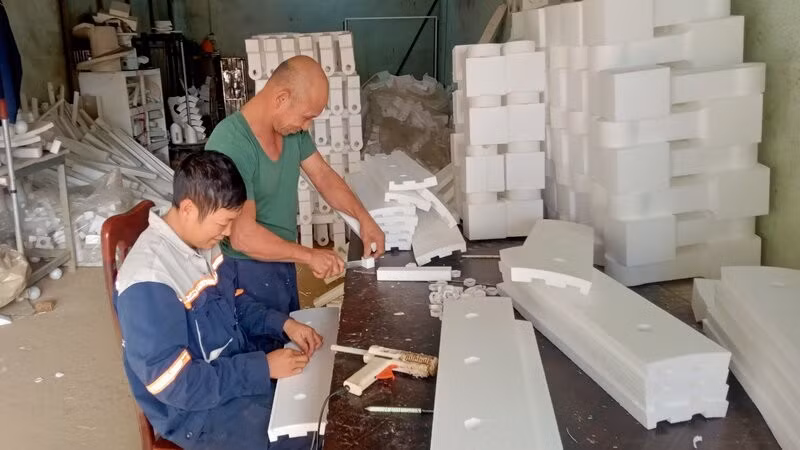 Nhà máy Cơ khí Sơn Cẩm khôi phục sản xuất sau lũ để có doanh thu trả nợ linh kiện, thiết bị thay thế.