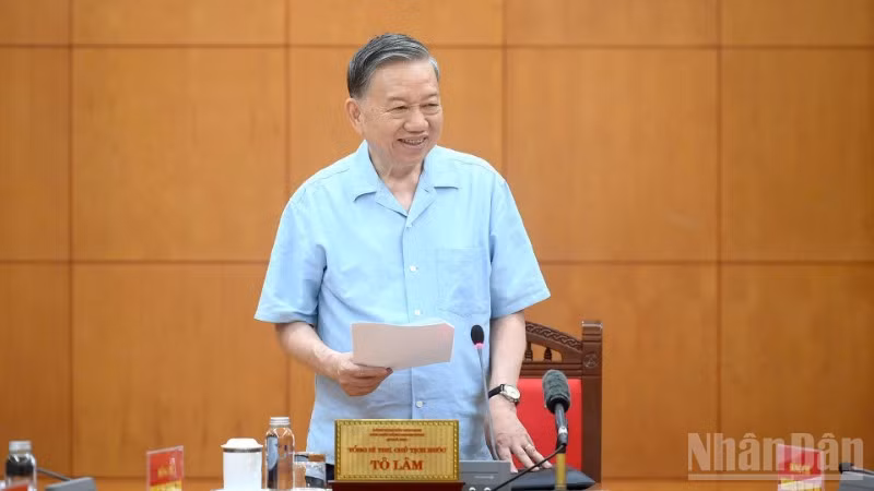 Đồng chí Tổng Bí thư, Chủ tịch nước Tô Lâm chủ trì buổi làm việc với một số cơ quan về đánh giá nguồn lực phát triển đất nước. (Ảnh: ĐĂNG KHOA)