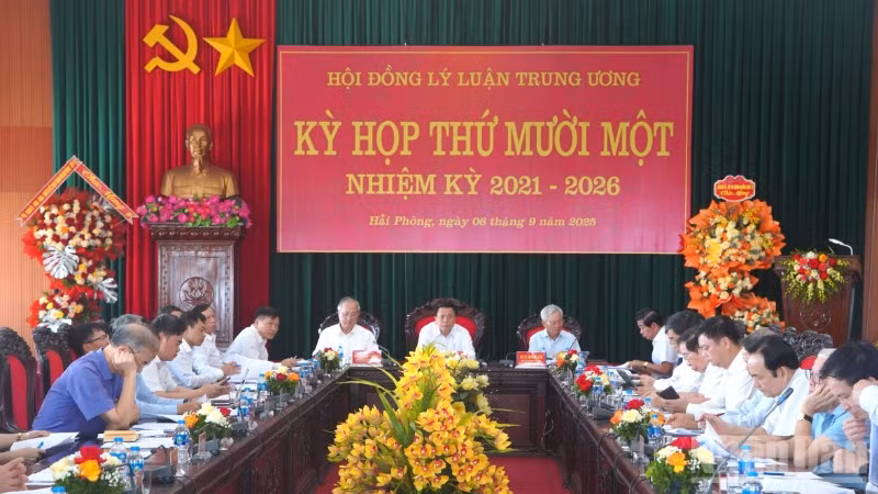 Quang cảnh Kỳ họp thứ 11 Hội đồng Lý luận Trung ương. 