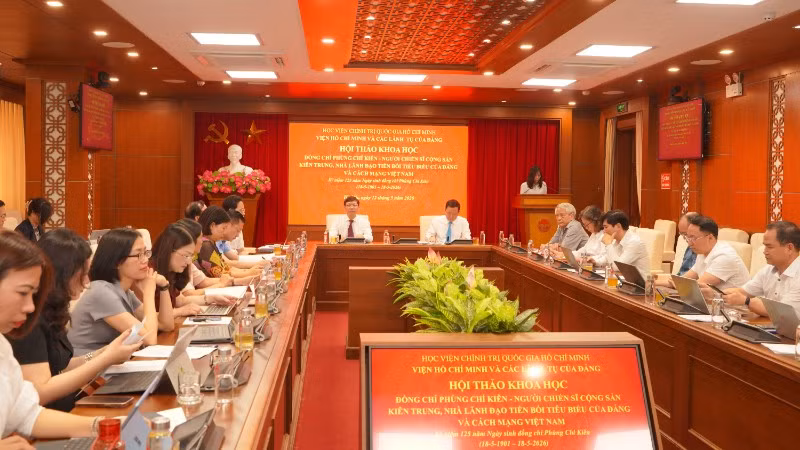 Quang cảnh hội thảo khoa học. 