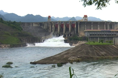 Bộ Nông nghiệp và Môi trường có văn bản gửi Ủy ban nhân dân các tỉnh, thành phố: Tuyên Quang, Phú Thọ, Vĩnh Phúc và Hà Nội về việc bảo đảm an toàn hạ du khi vận hành hồ thủy điện Tuyên Quang.