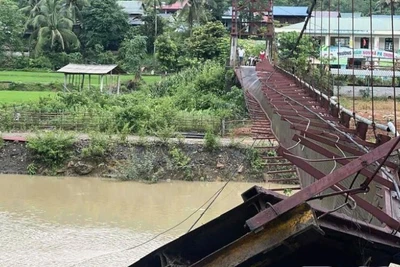 Hiện trạng cầu treo vào bản Púng Bon (Điện Biên) bị đổ sập. (Ảnh: CTV nhandan.vn)