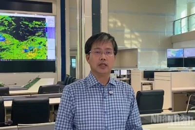 Ông Mai Văn Khiêm, Giám đốc Trung tâm Dự báo khí tượng thủy văn quốc gia thông tin với báo chí về bão số 5, tối 23/8.