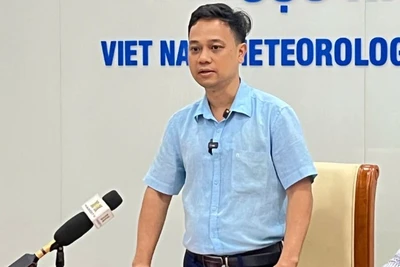 Ông Nguyễn Văn Hiệp, Phó Giám đốc Đài Khí tượng thủy văn Bắc Bộ, Cục Khí tượng-Thủy văn (Bộ Nông nghiệp và Môi trường) cảnh báo về tình trạng ngập úng tại đô thị.