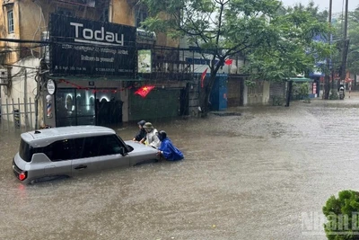 Hà Nội triển khai công tác phòng, chống úng ngập do ảnh hưởng bão số 10. (Ảnh minh họa)