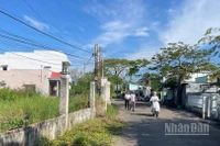 Dự án khu dân cư phía nam đường Lê Duẩn chậm tiến độ nên khu vực này xuống cấp hạ tầng giao thông.