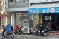 Xe bánh mì gây ngộ độc gần 100 người.