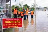 Phường Hàm Thắng tiếp tục ngập sâu.