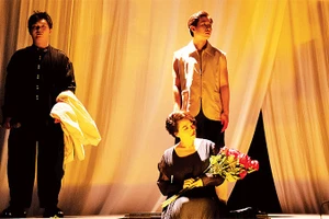 Cảnh trong vở nhạc kịch “Ảo quan”. (Ảnh Nhà hát kịch Sân khấu Nhỏ)