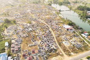 Đà Nẵng dự tính di dời gần 400.000 ngôi mộ để tái thiết đô thị.