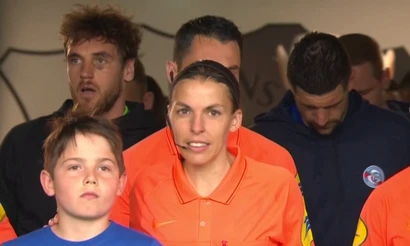 Tổ trọng tài toàn nữ đầu tiên trong lịch sử World Cup