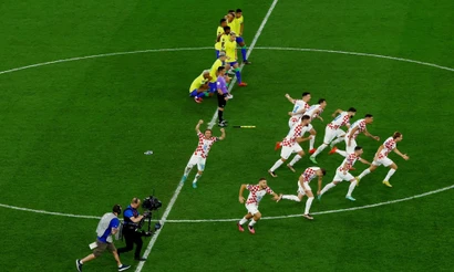 [Ảnh] Ngày đầu tứ kết World Cup: Brazil đắng cay về nước, Argentina lọt khe cửa hẹp