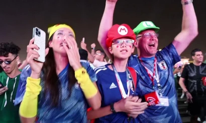 Cổ động viên Nhật Bản “vỡ òa” sau trận thắng Tây Ban Nha