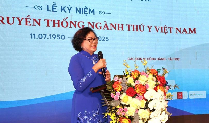 Tiến sĩ Nguyễn Thị Hương, Chủ tịch Hội Khoa học Kỹ thuật Thú y Việt Nam phát biểu. chi-huong1.jpg